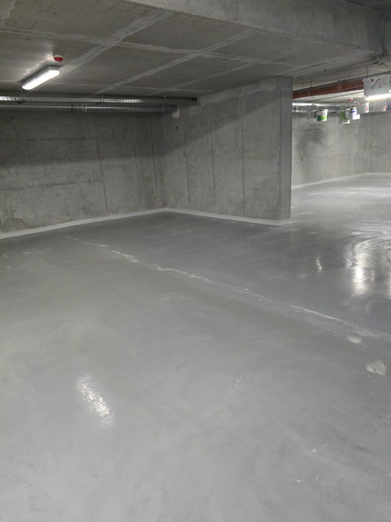 Epoxy pod u garaži trgovačkog centra